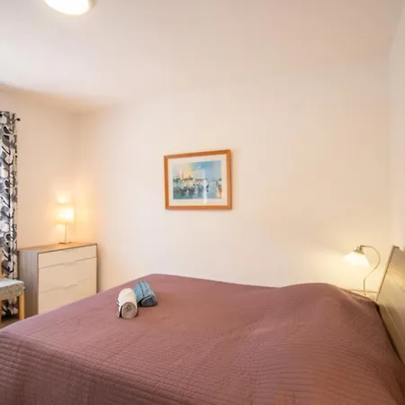 Au Pont De Tuarelli, Ludique, Fango Manso