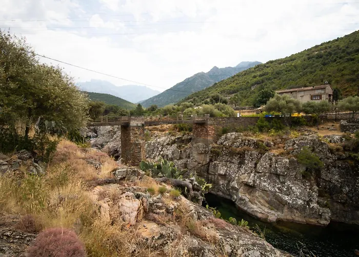Au Pont De Tuarelli, Ludique, Fango Manso