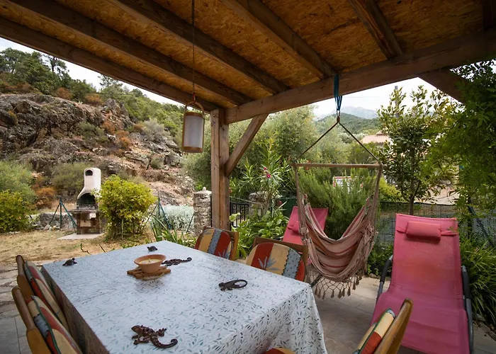 Au Pont De Tuarelli, Ludique, Fango Manso