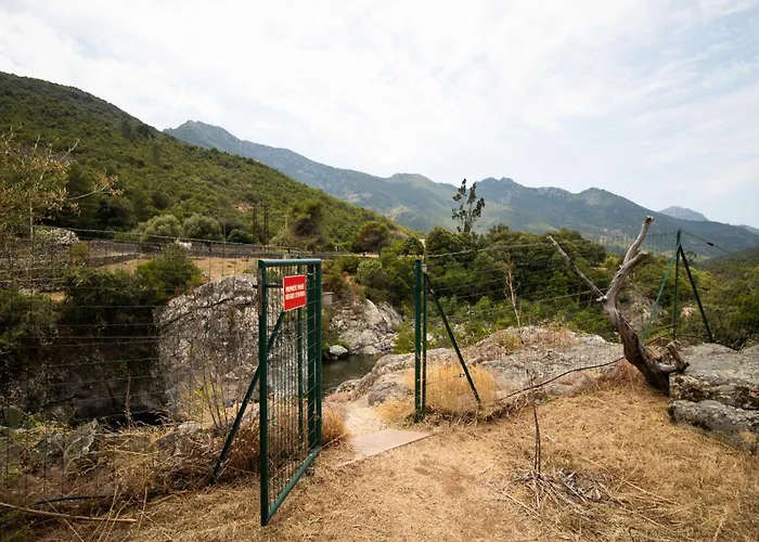 Au Pont De Tuarelli, Ludique, Fango Manso